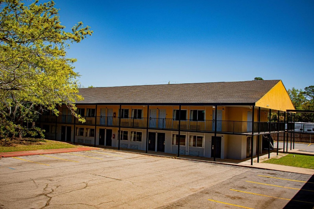 Super 8 by Wyndham Biloxi